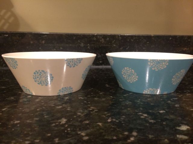 Apparently, inverting colors on otherwise identical bowls leads to dramatically different breakfast experiences.