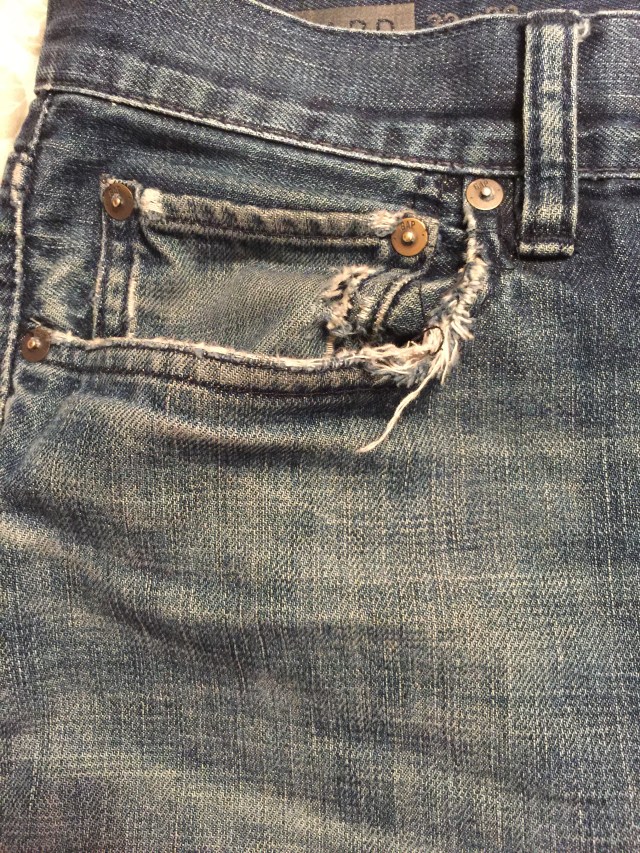 The pocket of my jeans wore out prematurely from constantly getting caught on the iPhone's silicone case.